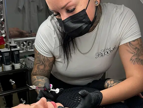 Clinic bloome huultenmuotoilu